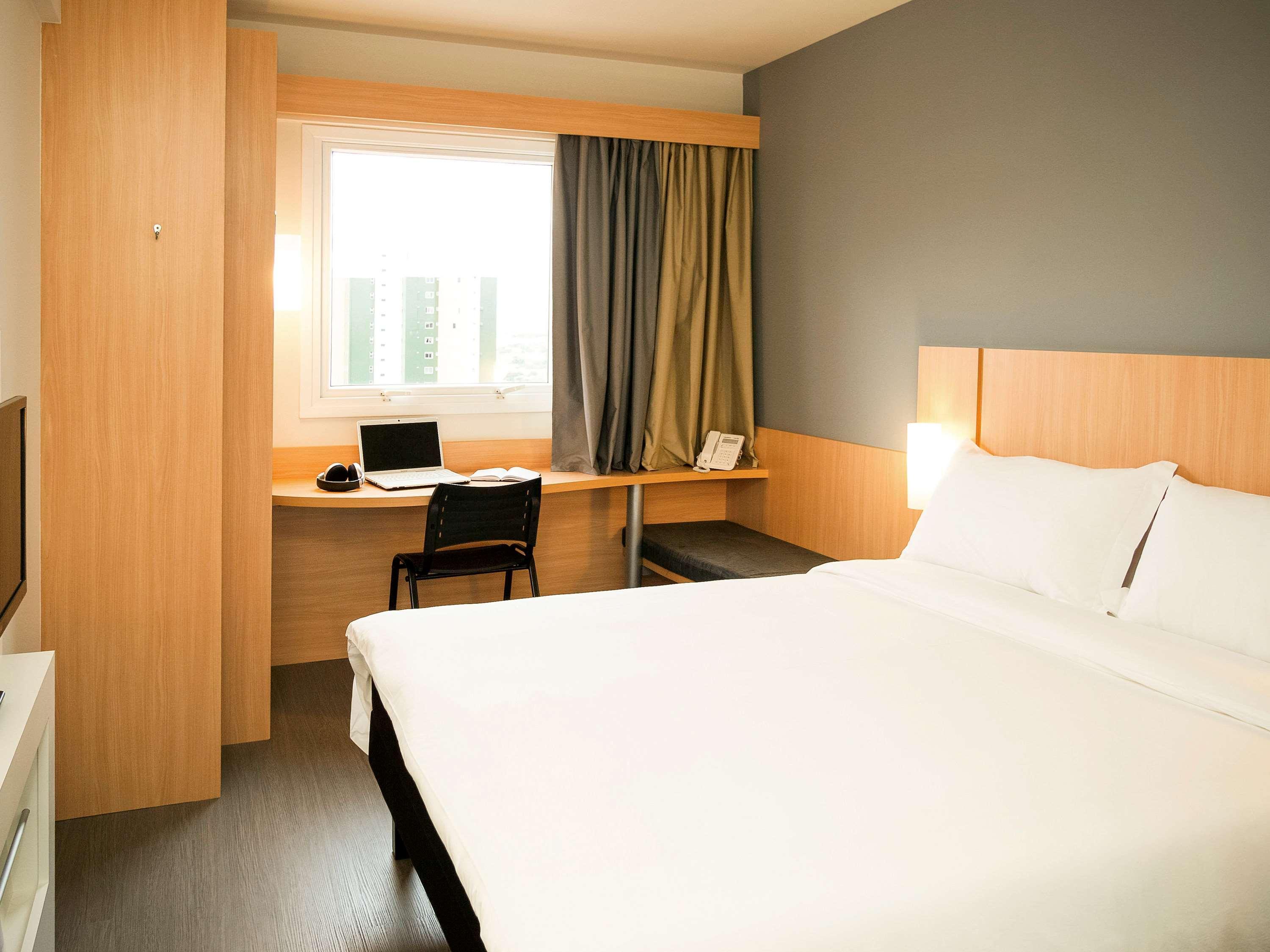 Hotel Ibis Cascavel Esterno foto