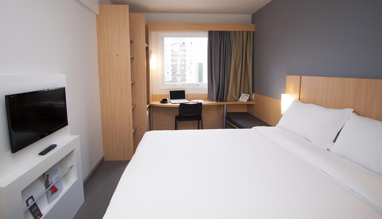 Hotel Ibis Cascavel Esterno foto